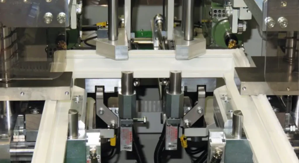 URBAN Machinery - SV 744 inside machine